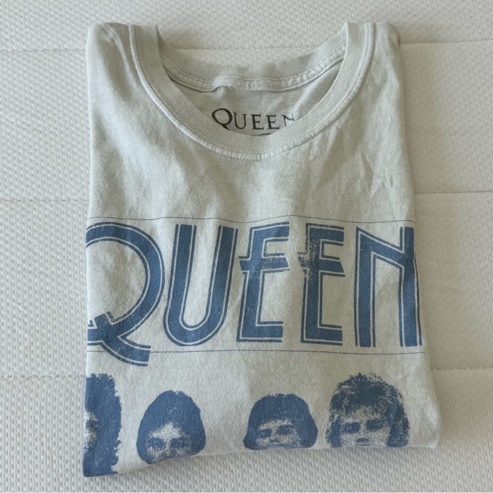 OFFICIAL QUEEN VINTAGE TEE